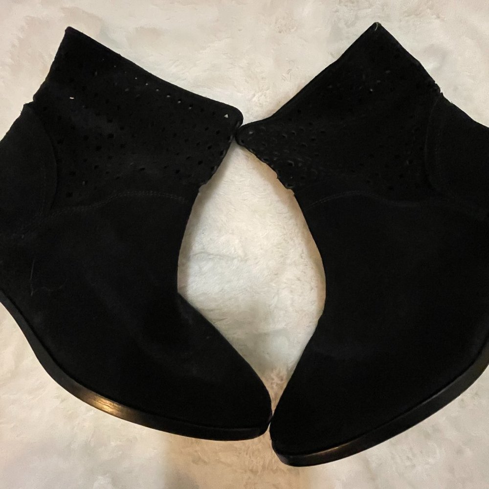 Michael Kors booties - Picture 2 of 10